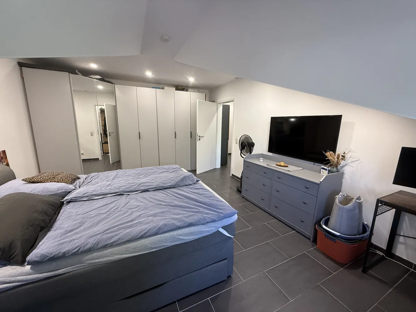 2 Zimmer Wohnung mit 77 m² in Köln – Bild 9