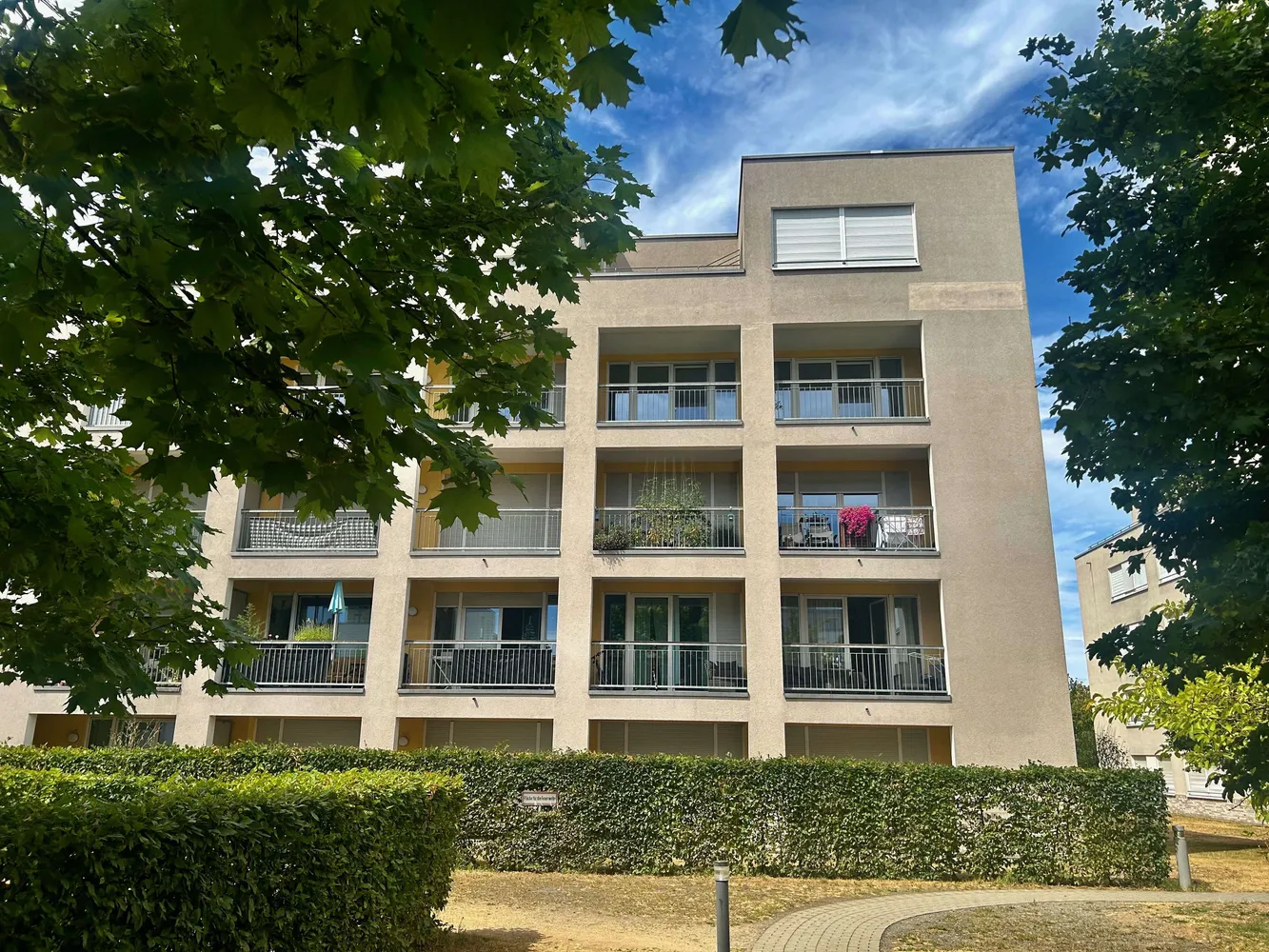 4 Zimmer Wohnung mit 118 m² in Frankfurt am Main – Bild 1