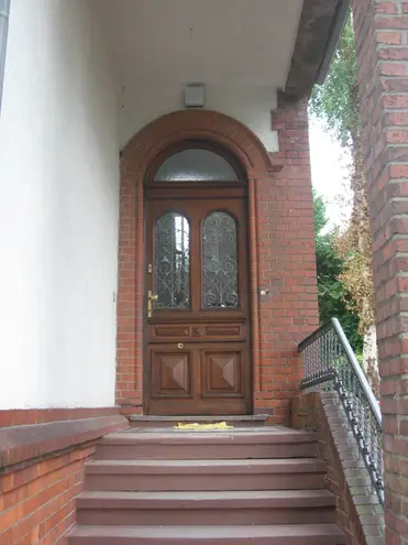 7 Zimmer Haus mit 200 m² in Wiesbaden – Bild 2