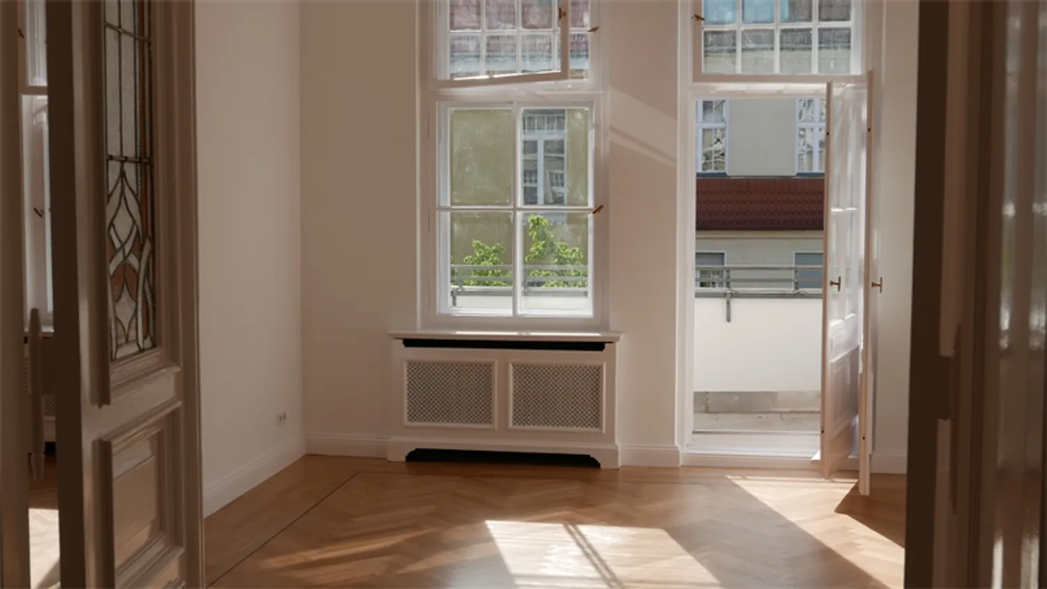 6 Zimmer Wohnung mit 242 m² in Berlin – Bild 2