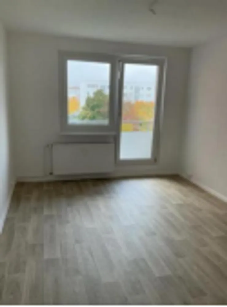 5 Zimmer Wohnung mit 104 m² in Schwerin – Bild 2