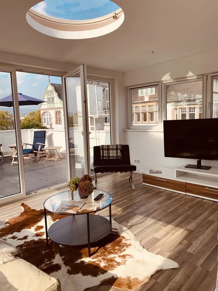 2 Zimmer Wohnung mit 76 m² in Wiesbaden – Bild 2