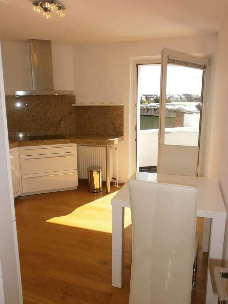 2 Zimmer Wohnung mit 60 m² in Düsseldorf – Bild 3