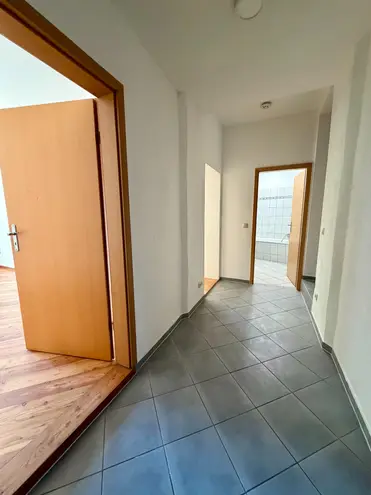3 Zimmer Wohnung mit 77 m² in Halle (Saale) – Bild 2