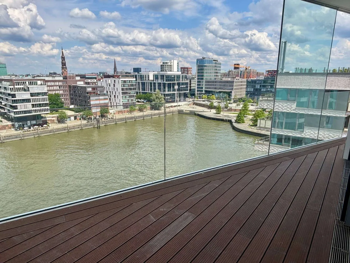 2 Zimmer Wohnung mit 88 m² in Hamburg – Bild 1