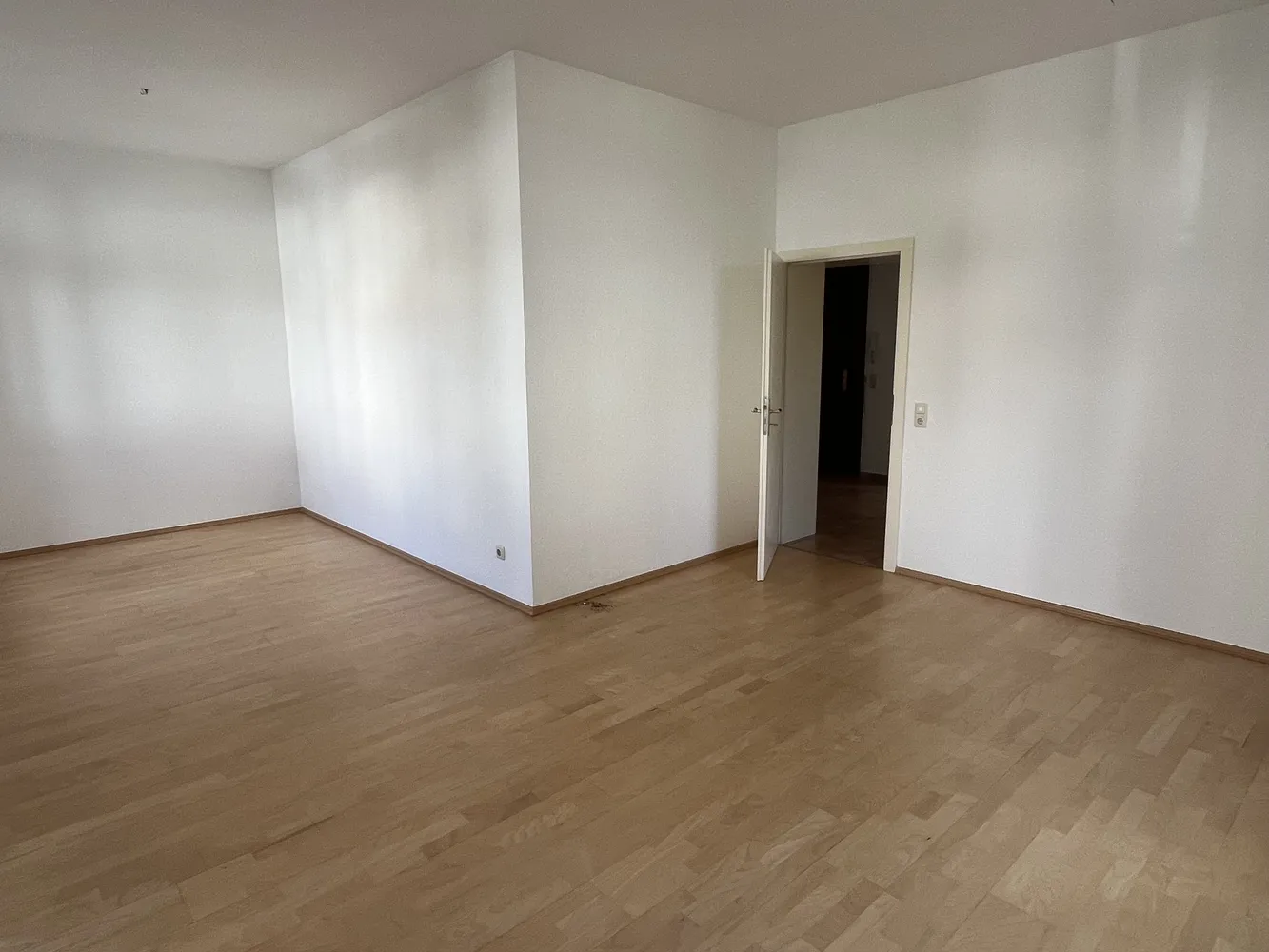 2 Zimmer Wohnung mit 65 m² in Dresden – Bild 1