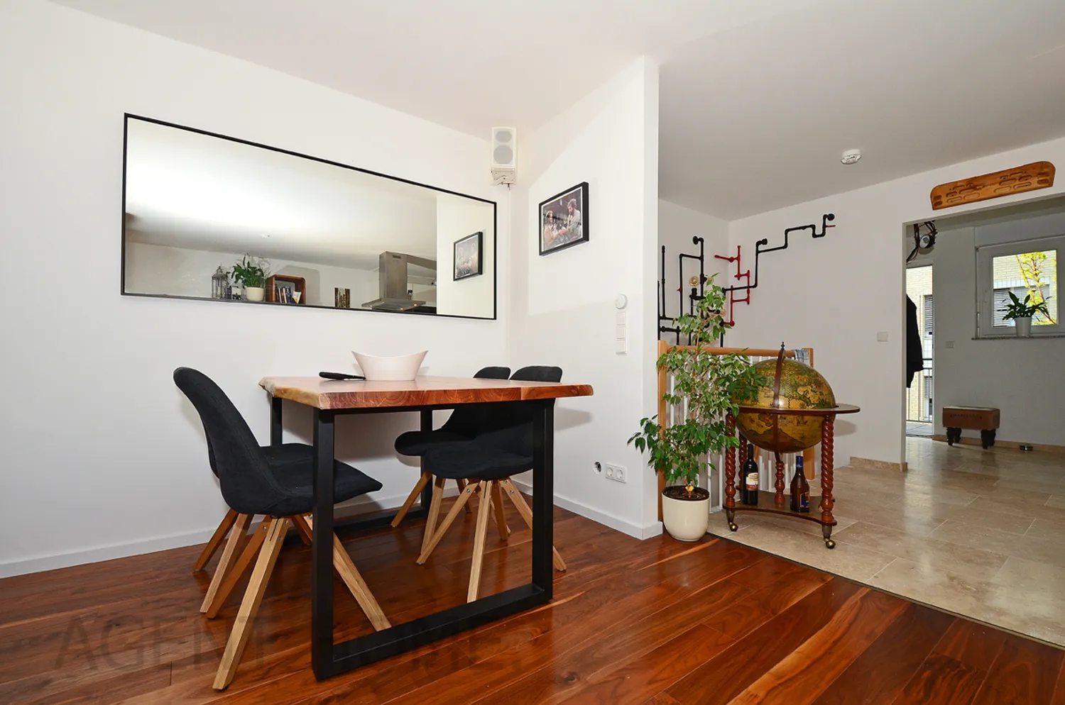 4 Zimmer Wohnung mit 100 m² in Stuttgart – Bild 2
