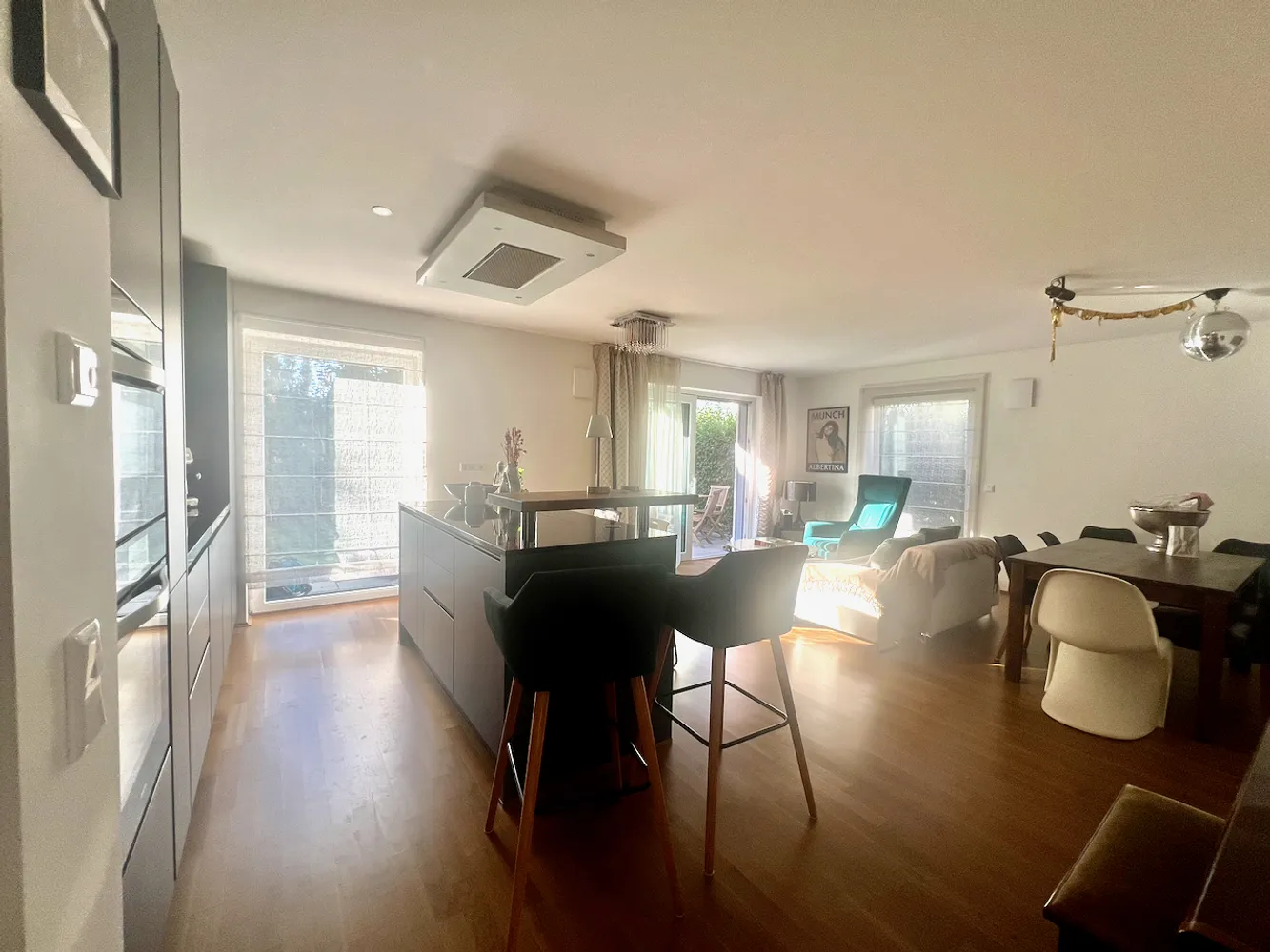 3 Zimmer Wohnung mit 99 m² in München – Bild 2