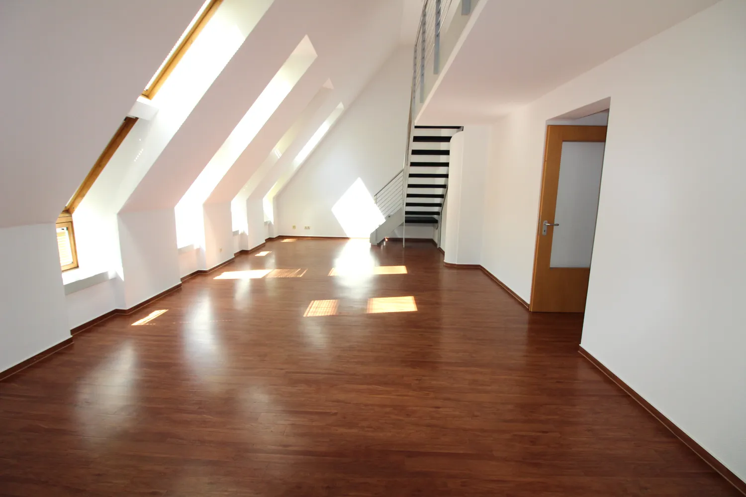 3 Zimmer Wohnung mit 137 m² in Düsseldorf – Bild 3