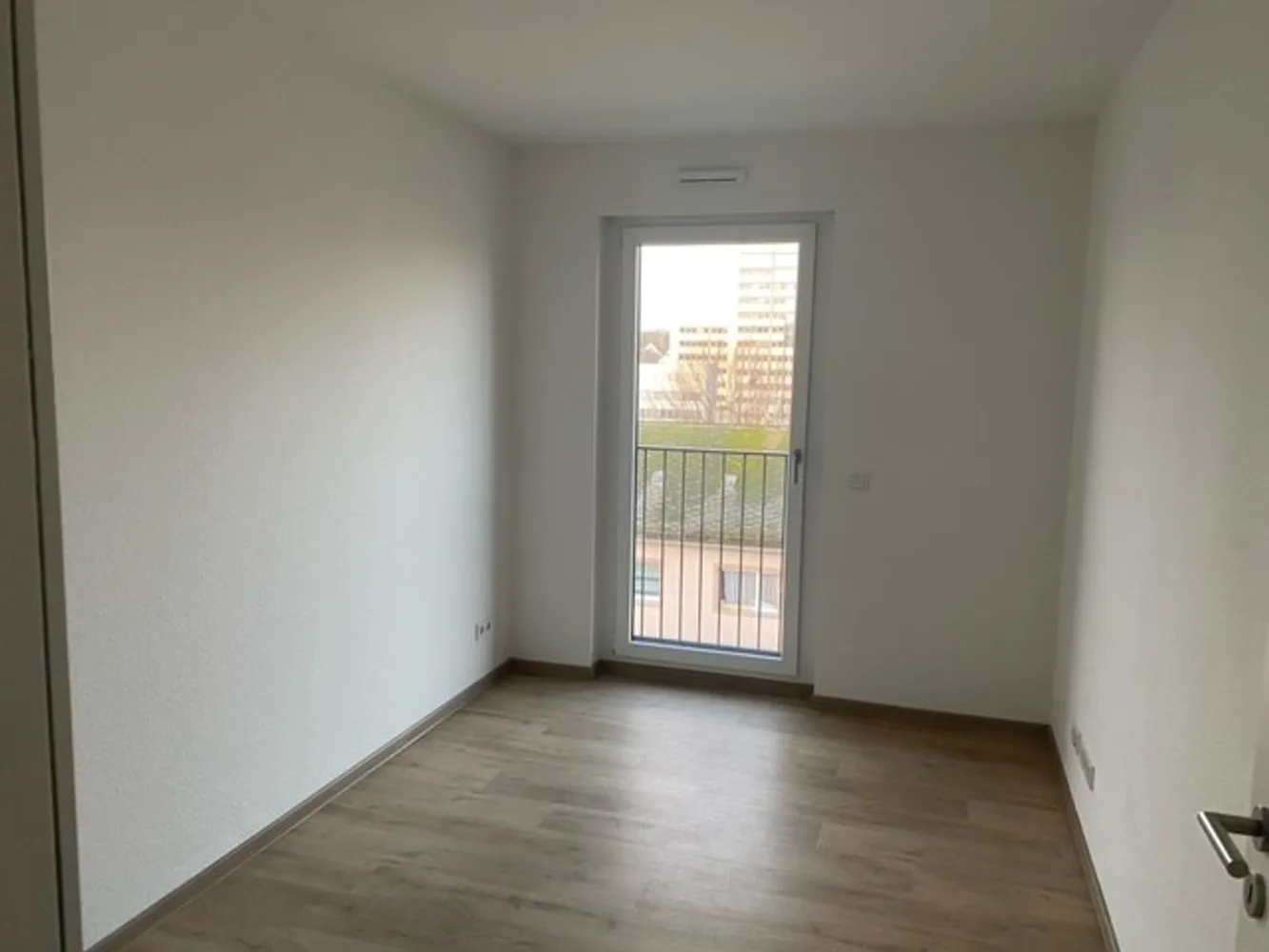 4 Zimmer Wohnung mit 94 m² in Wiesbaden – Bild 5