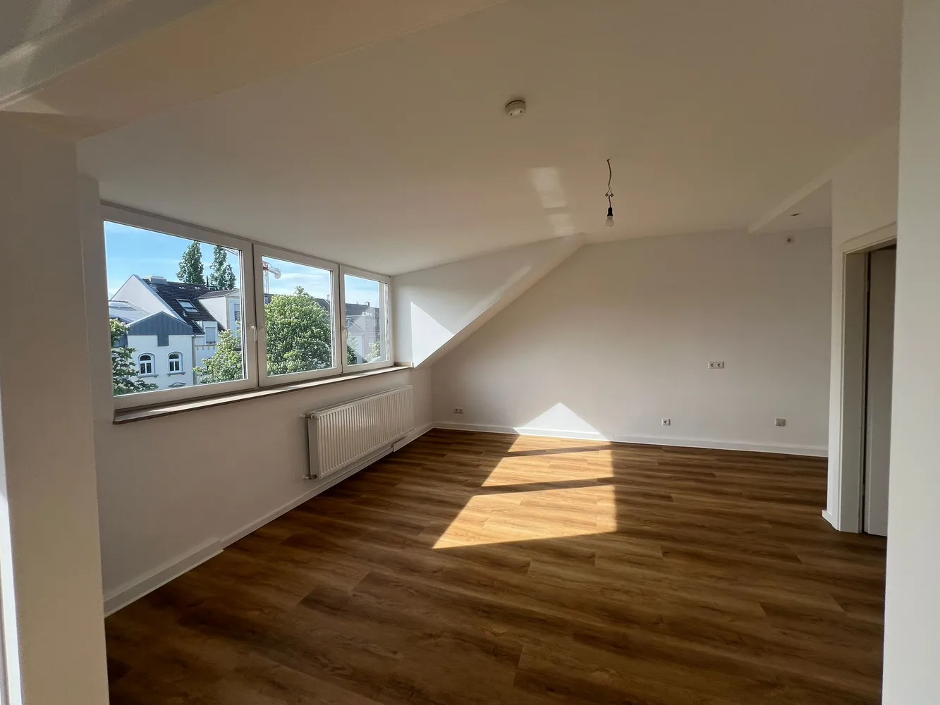 4 Zimmer Wohnung mit 108 m² in Düsseldorf – Bild 3