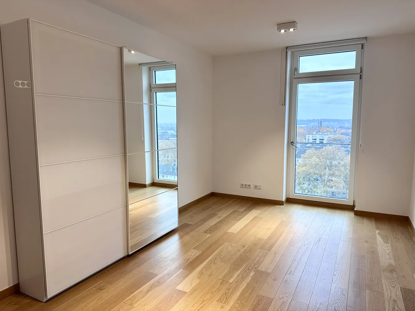 4 Zimmer Wohnung mit 129 m² in Düsseldorf – Bild 5