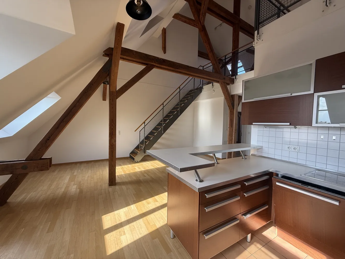 3 Zimmer Wohnung mit 98 m² in München – Bild 4