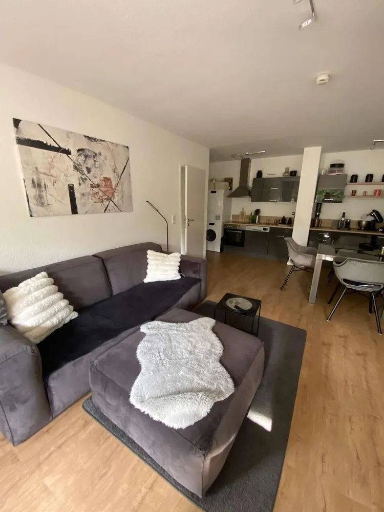 2 Zimmer Wohnung mit 65 m² in Düsseldorf – Bild 2