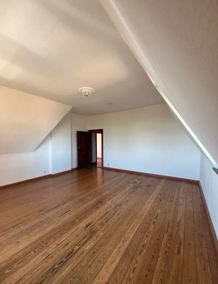 3 Zimmer Wohnung mit 110 m² in Wiesbaden – Bild 3