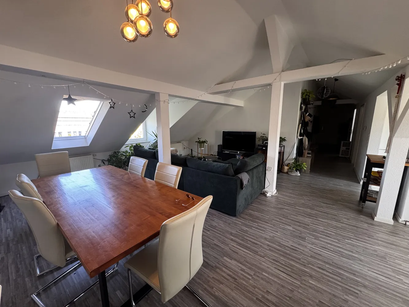 4 Zimmer Wohnung mit 113 m² in Stuttgart – Bild 2