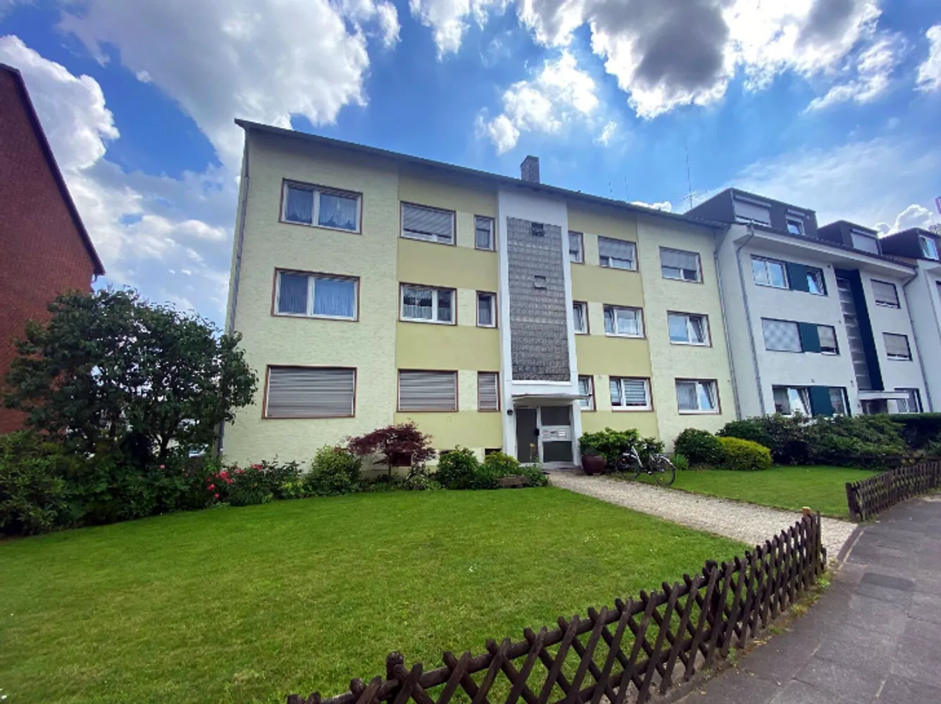 2 Zimmer Wohnung mit 71 m² in Leverkusen – Bild 1