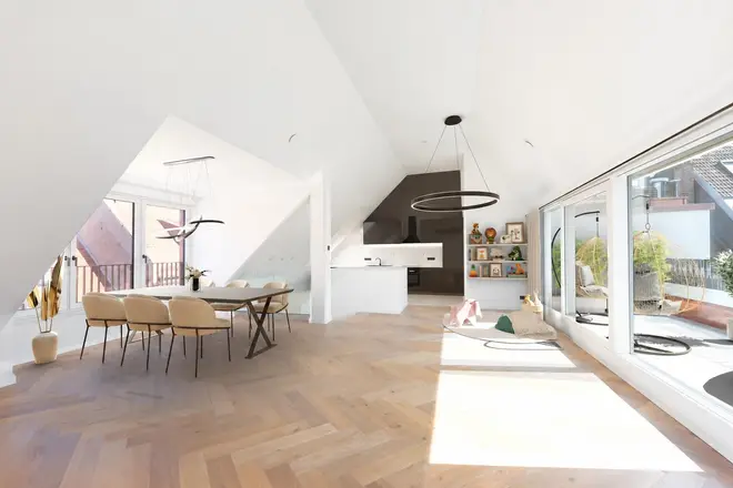 4 Zimmer Wohnung mit 150 m² in München – Bild 1