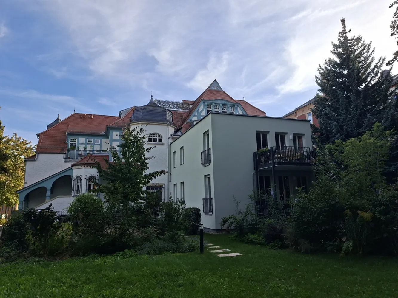 2 Zimmer Wohnung mit 99 m² in Dresden – Bild 1