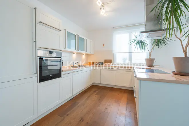 3 Zimmer Wohnung mit 93 m² in Köln – Bild 4