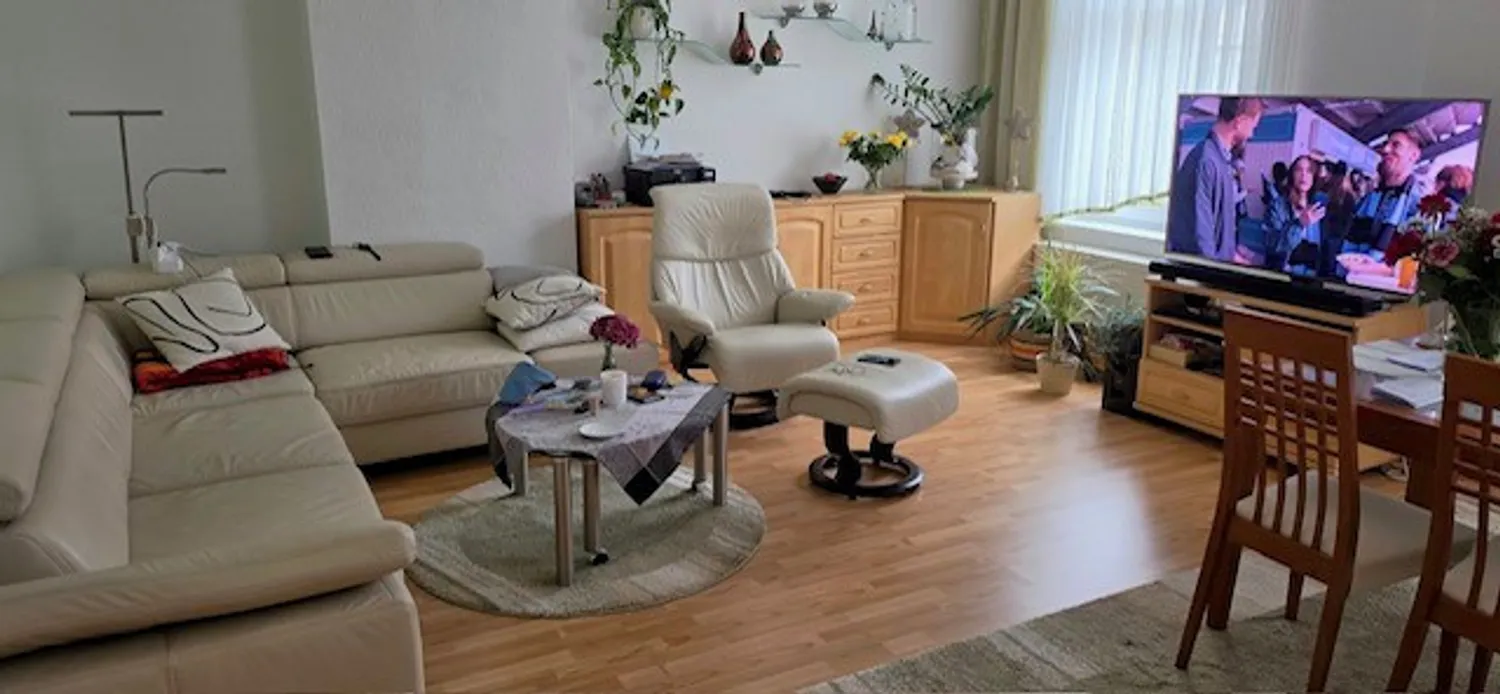 4 Zimmer Wohnung mit 106 m² in Halle (Saale) – Bild 2