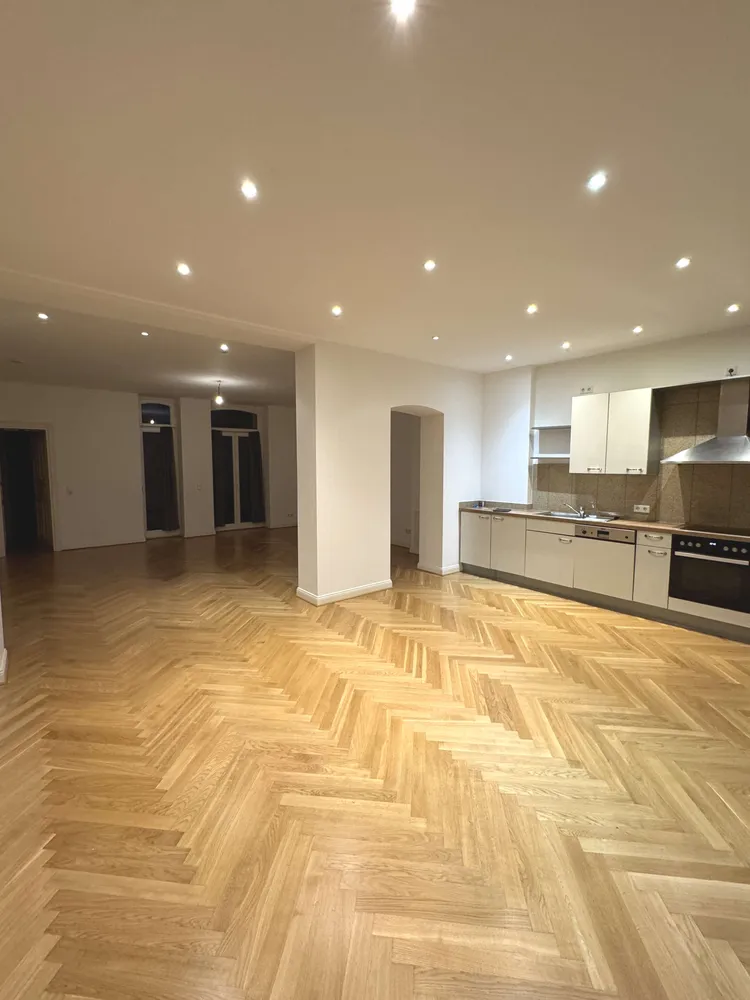 2 room apartment with 100 m² in Wiesbaden – Photo 2