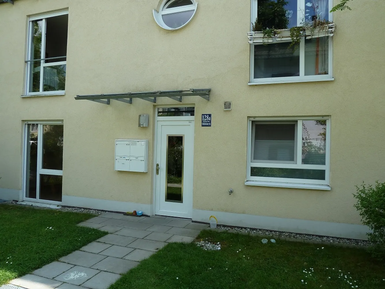 4 Zimmer Wohnung mit 110 m² in München – Bild 1