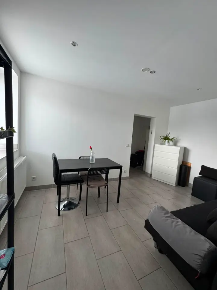 2 Zimmer Wohnung mit 38 m² in Krefeld – Bild 2