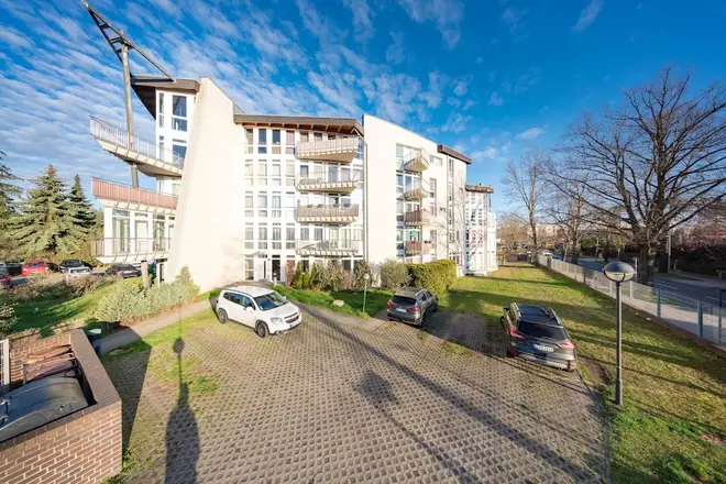 2 Zimmer Wohnung mit 82 m² in Berlin – Bild 2