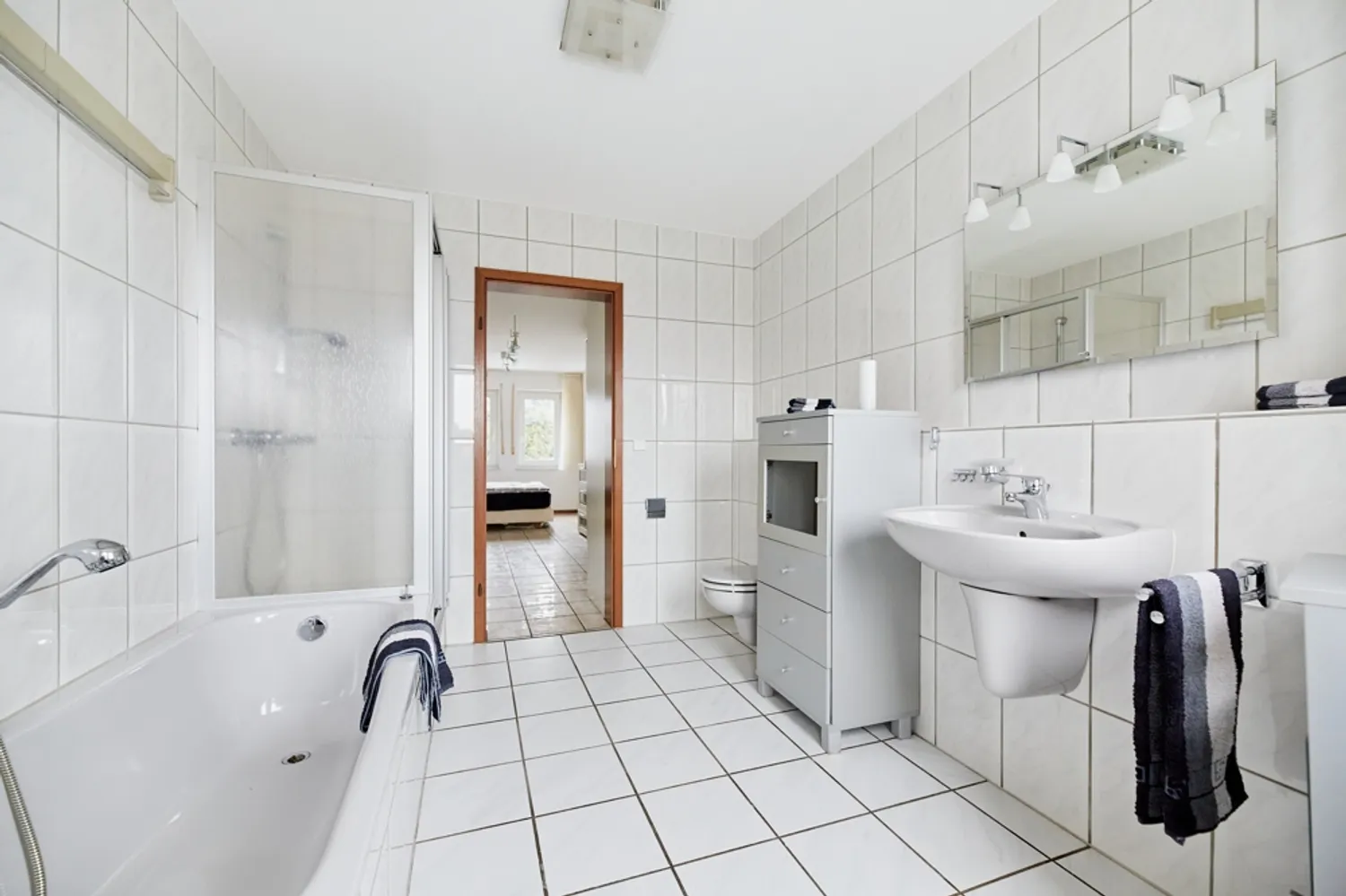 2 Zimmer Wohnung mit 98 m² in Krefeld – Bild 12
