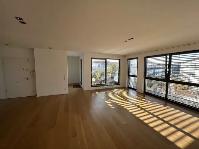 2 Zimmer Wohnung mit 127 m² in Köln – Bild 6