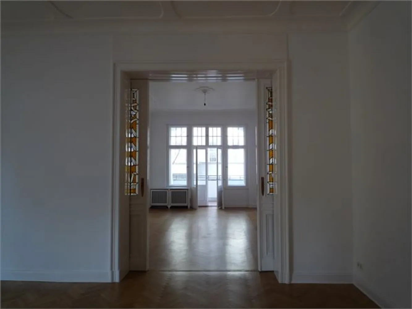 6 Zimmer Wohnung mit 242 m² in Berlin – Bild 3