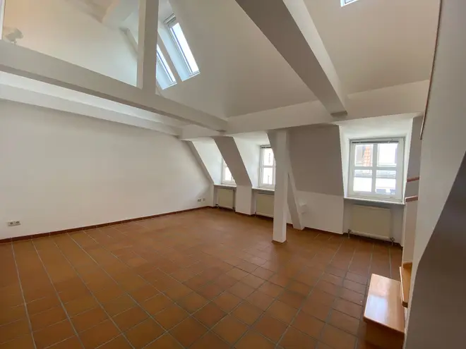 4 Zimmer Wohnung mit 83 m² in München – Bild 2