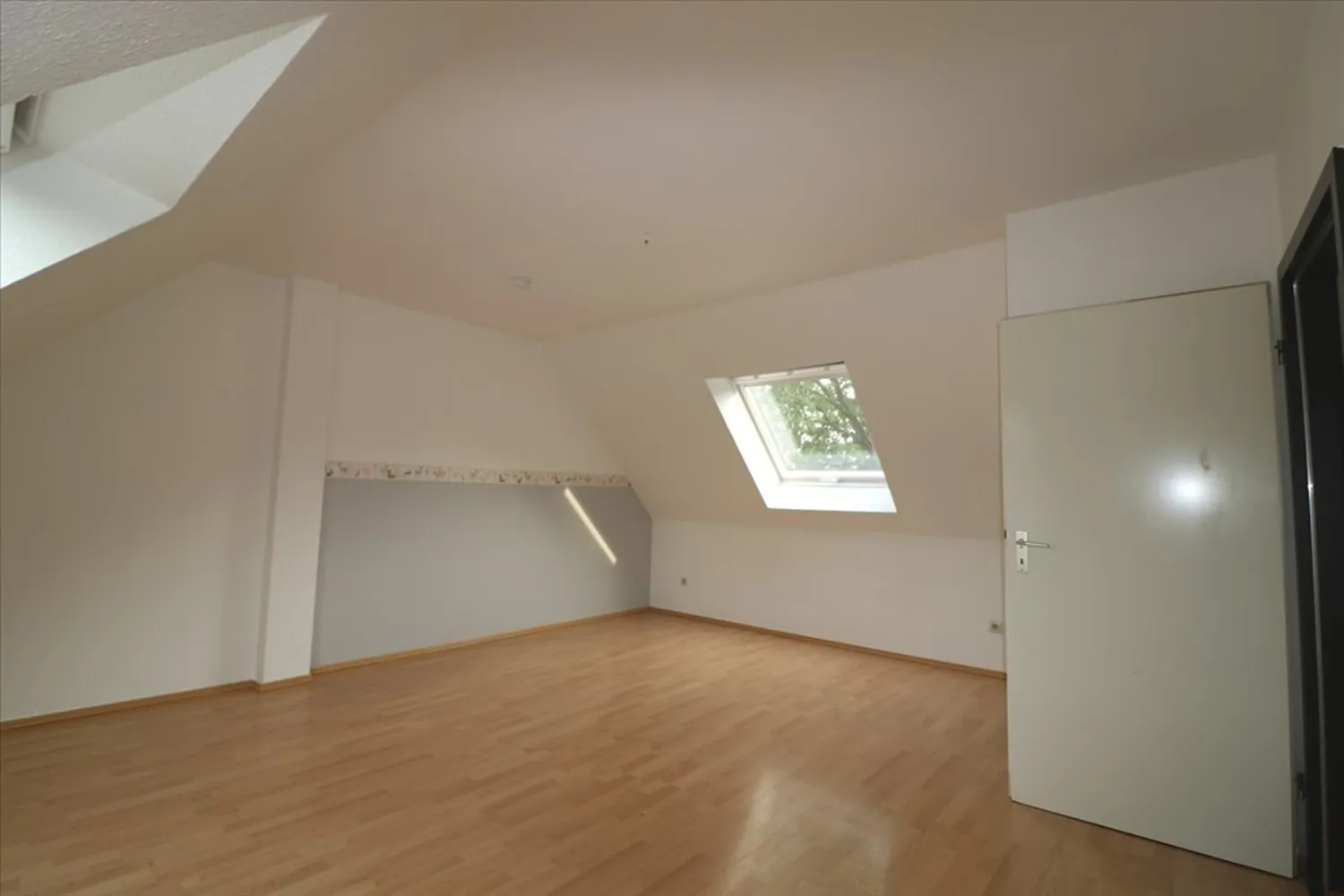 3 Zimmer Wohnung mit 90 m² in Krefeld – Bild 4