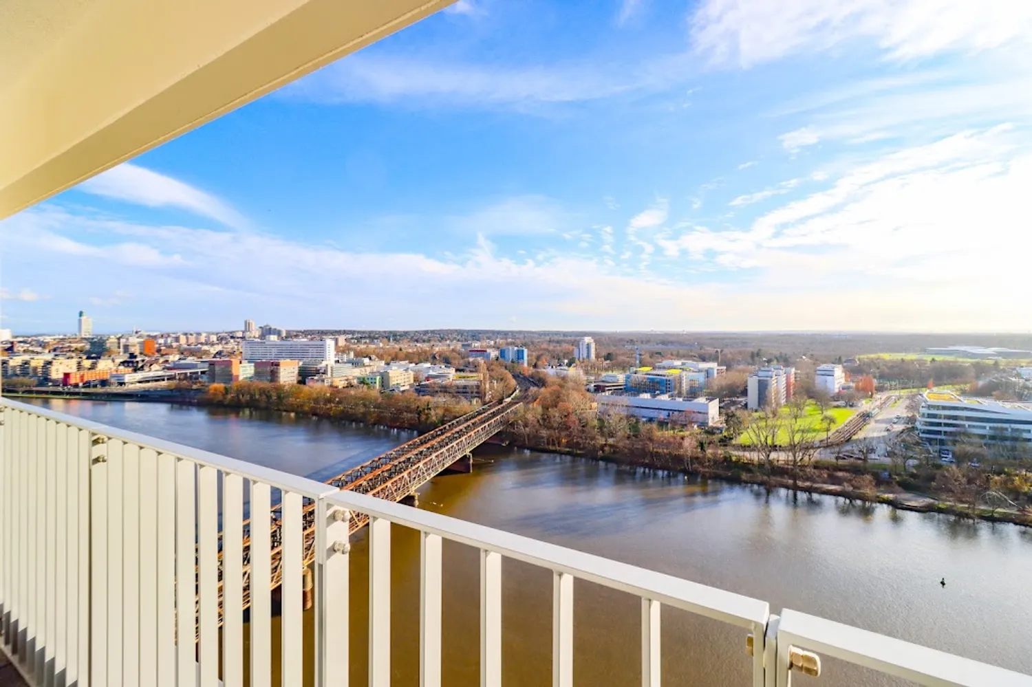 5 Zimmer Wohnung mit 189 m² in Frankfurt am Main – Bild 9