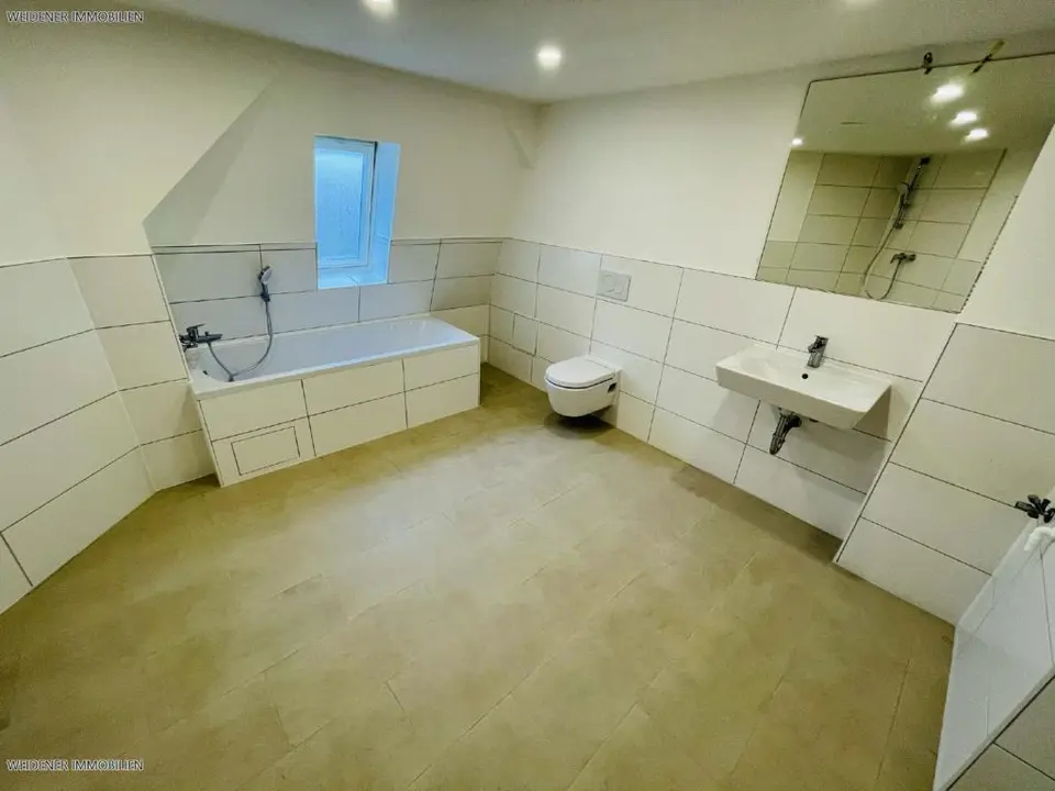 4 Zimmer Wohnung mit 106 m² in Gera – Bild 3
