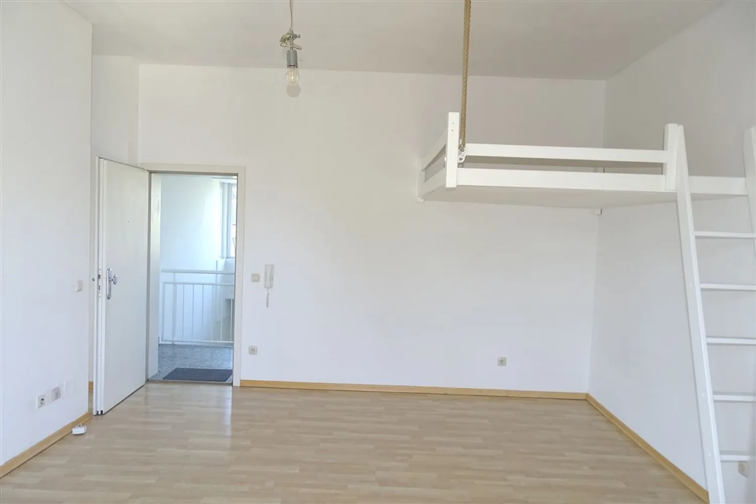 1 Zimmer Wohnung mit 35 m² in München – Bild 8