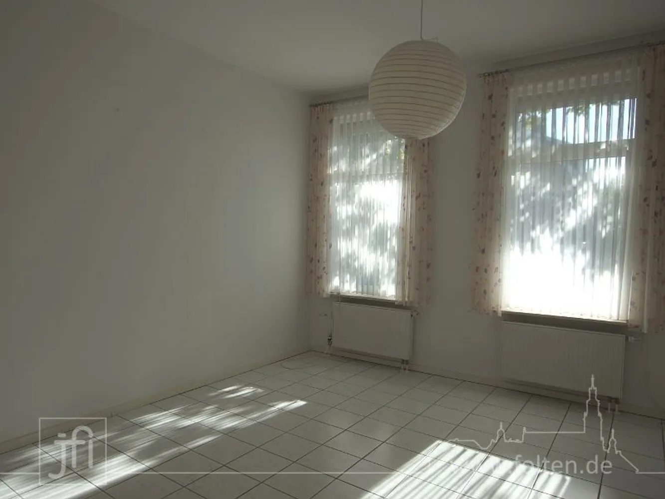 5 Zimmer Wohnung mit 140 m² in Leer – Bild 1