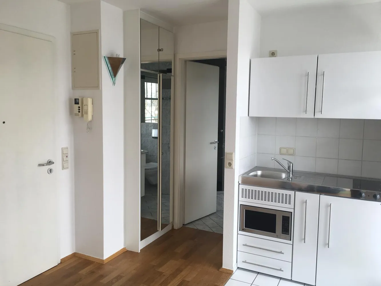 1 Zimmer Wohnung mit 30 m² in Frankfurt am Main – Bild 6
