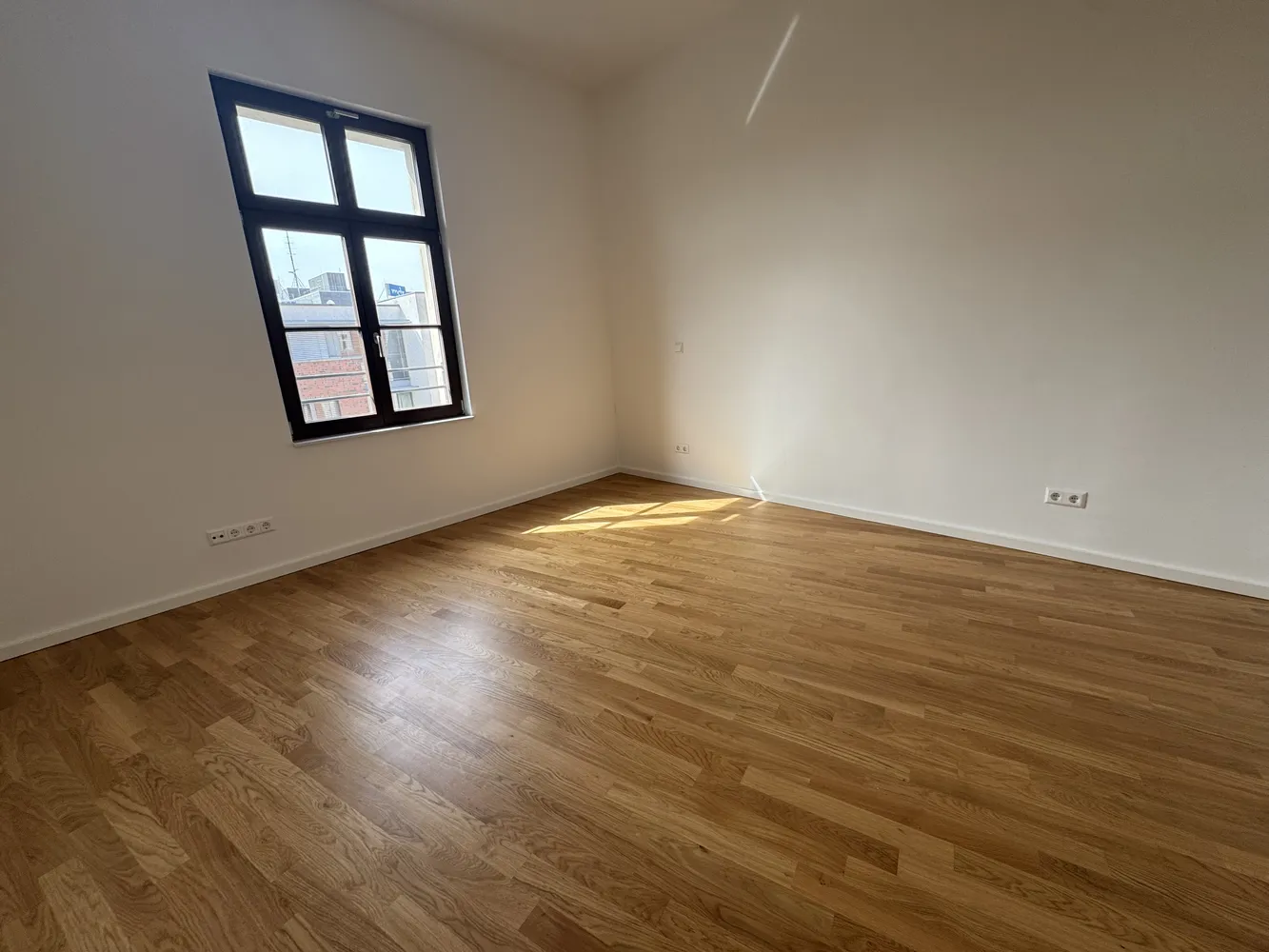 2 Zimmer Wohnung mit 105 m² in Halle (Saale) – Bild 2