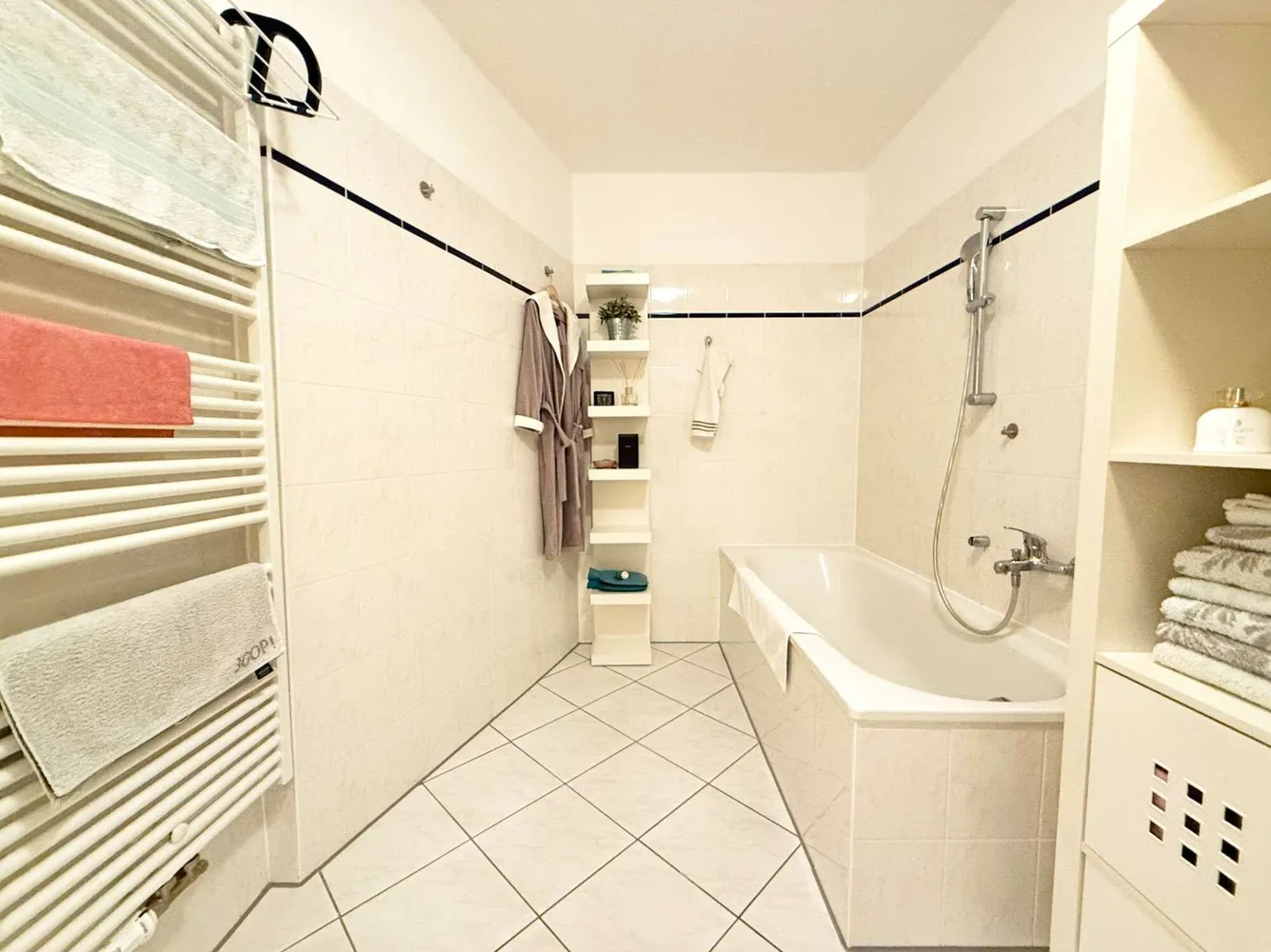 2 Zimmer Wohnung mit 65 m² in Bremerhaven – Bild 12