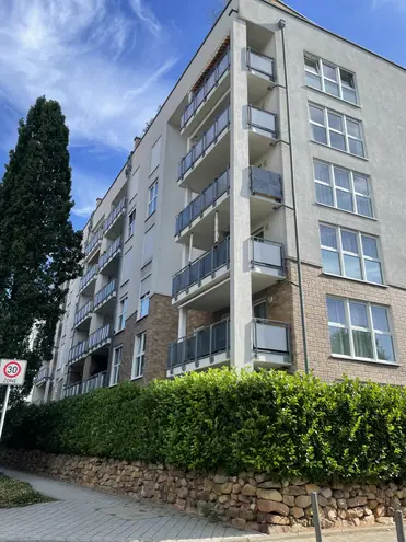 3 Zimmer Wohnung mit 83 m² in Frankfurt am Main – Bild 2