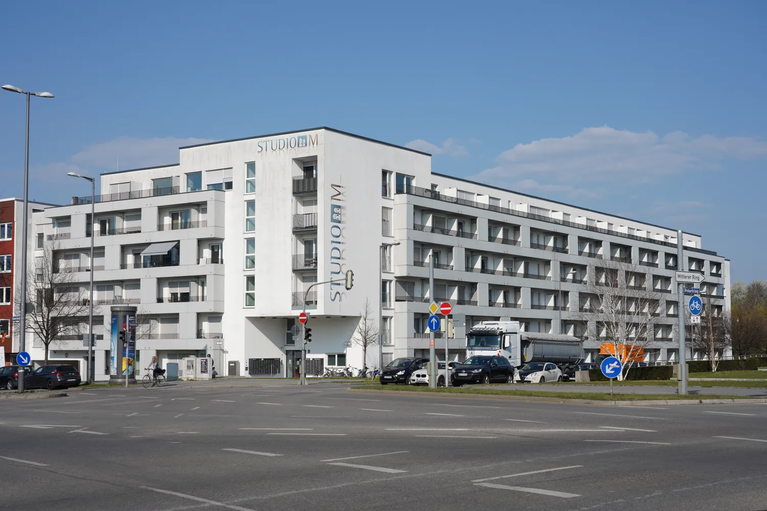 1 room apartment with 24 m² in Munich – Photo 4