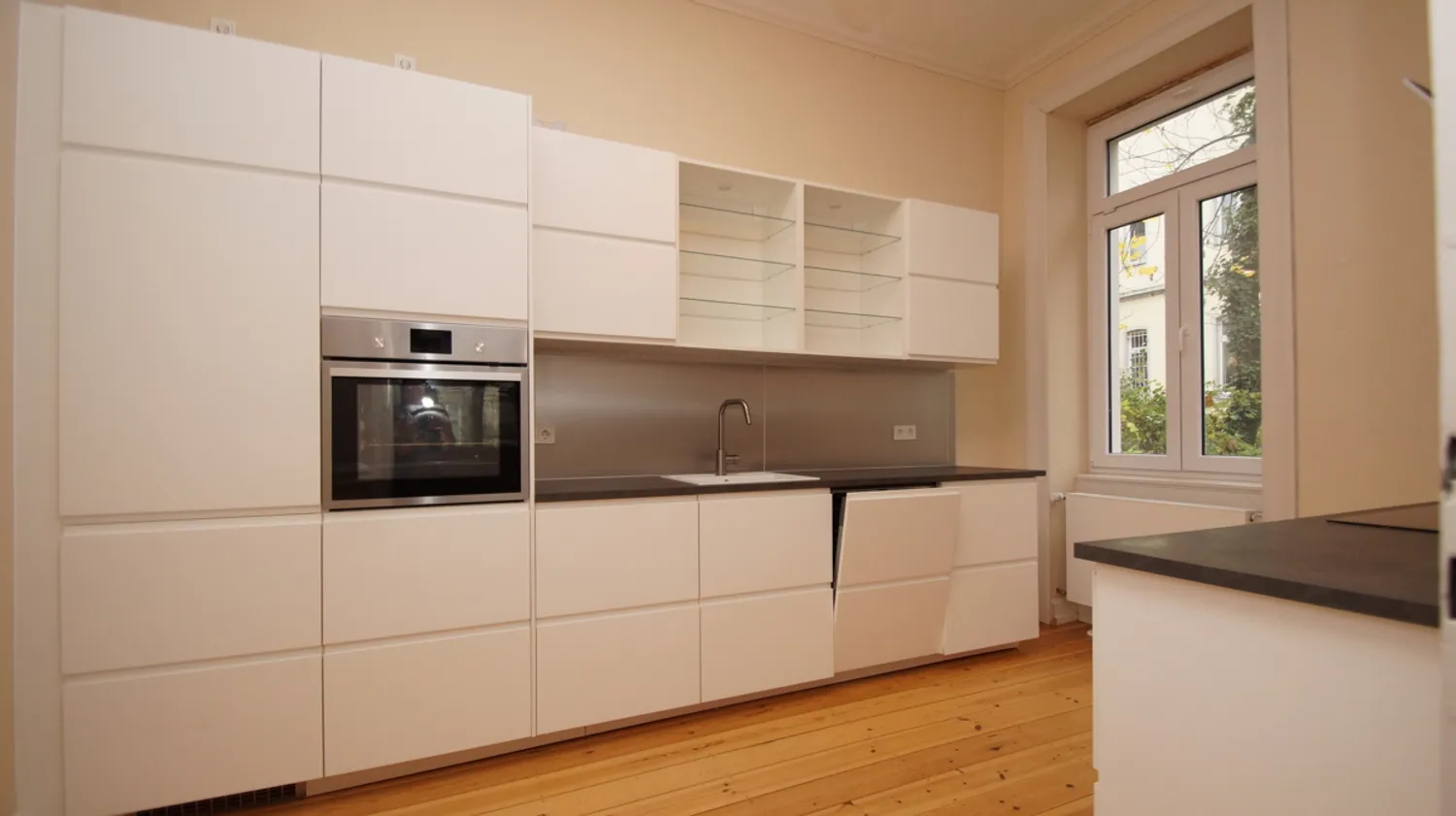 4 Zimmer Wohnung mit 135 m² in Wiesbaden – Bild 3