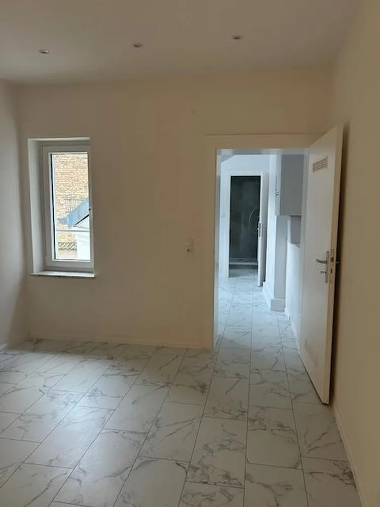 2 Zimmer Wohnung mit 77 m² in Wiesbaden – Bild 3