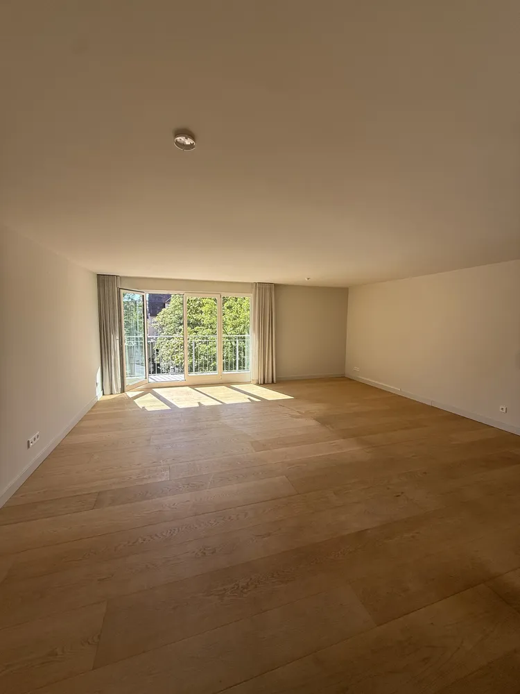 4 Zimmer Wohnung mit 120 m² in München – Bild 2