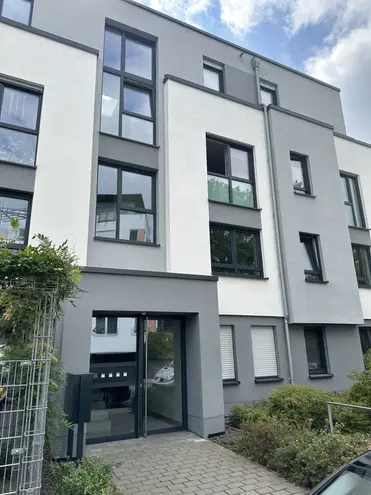 3 Zimmer Wohnung mit 86 m² in Wiesbaden – Bild 2