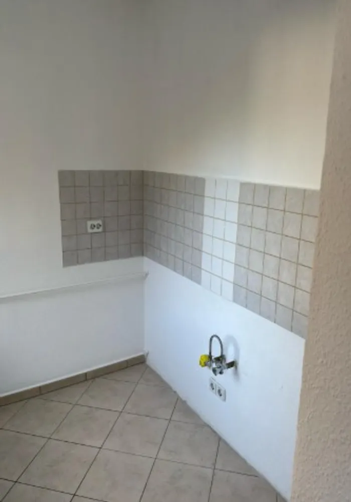 2 Zimmer Wohnung mit 40 m² in Halle (Saale) – Bild 4