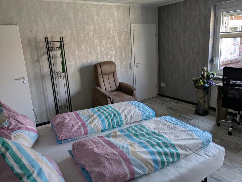 2 Zimmer Wohnung mit 130 m² in Leer – Bild 4