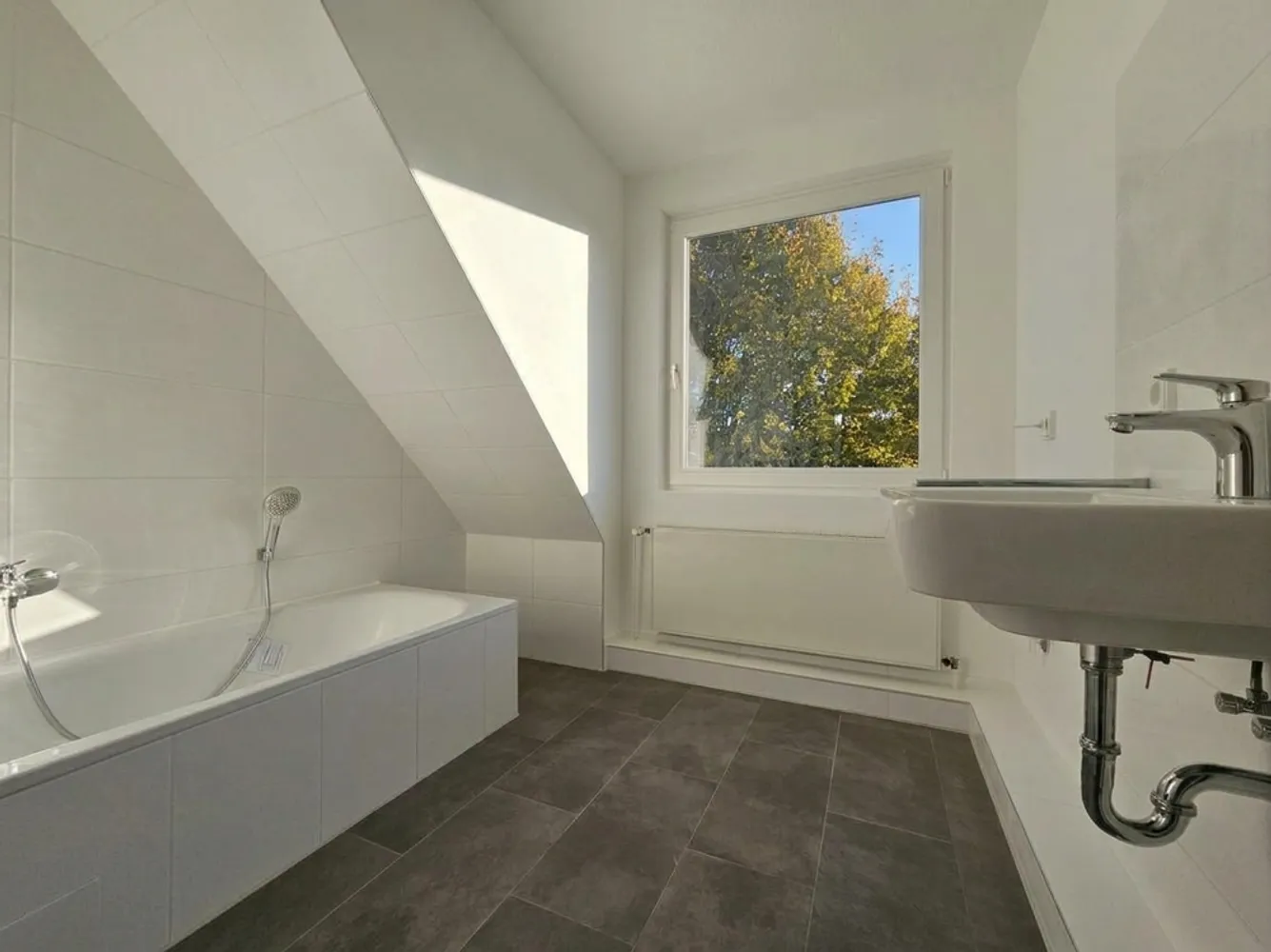 5 Zimmer Wohnung mit 107 m² in Hamburg – Bild 9